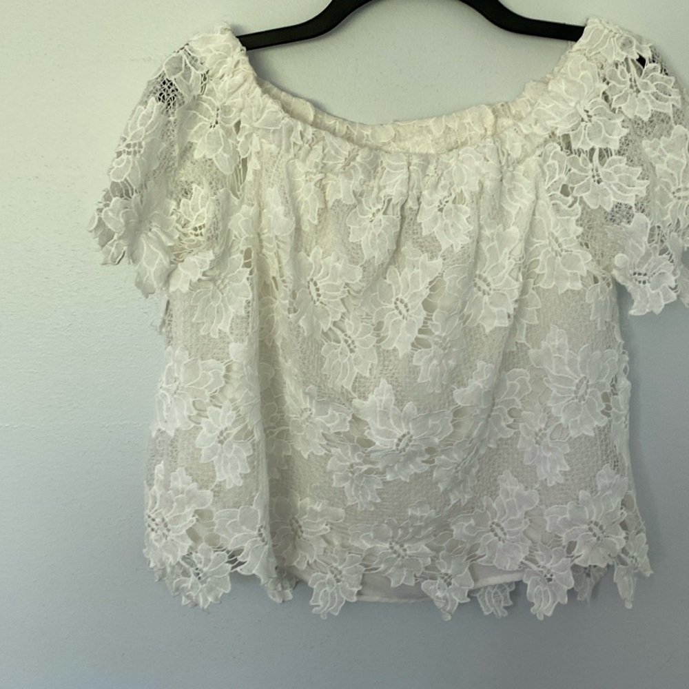 Gorgeous white lace Miss Me top